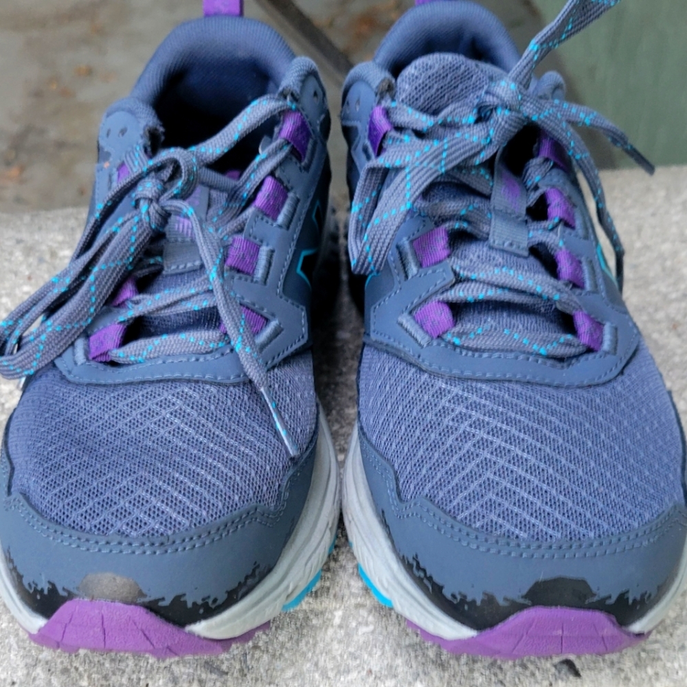 NEW BALANCE WOMEN'S RUNNING SHOES!